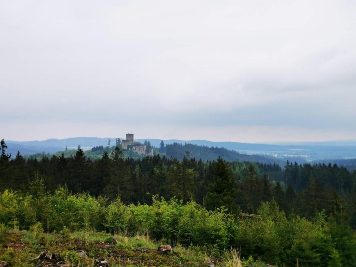 فندق Stare Mesto في  Cyklocamp Pod Landstejnem المظهر الخارجي الصورة